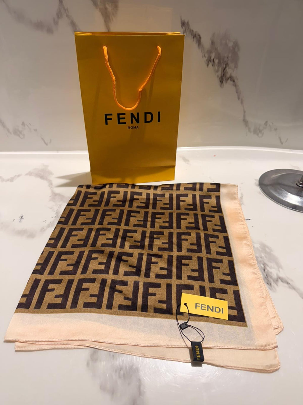 FULAR FENDI